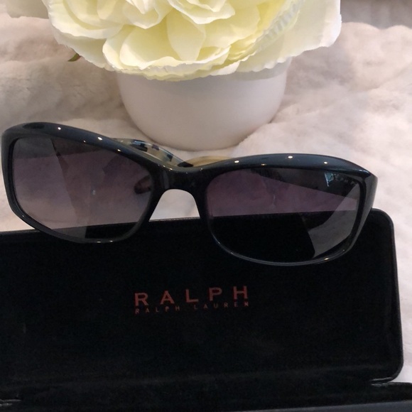 Gorgeous Black& leopard Ralph Lauren sunglasses - Picture 4 of 12
